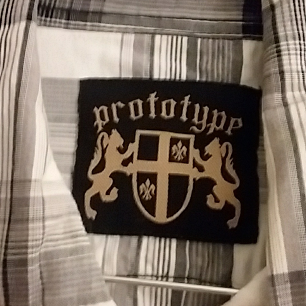 Prototype Button up - Picture 3 of 6
